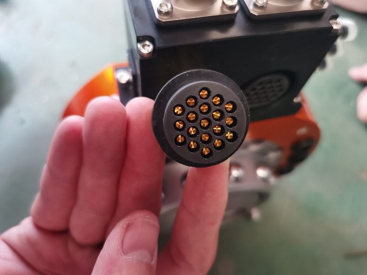 19 Pin Datrysiad Cysylltydd Gwryw a Benyw